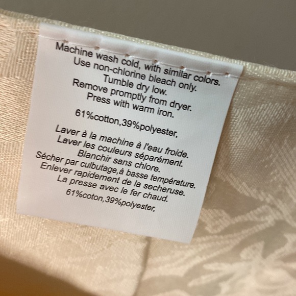 Spode Christmas Tree Table Runner - Picture 7 of 10